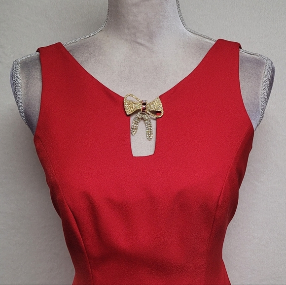 Deborah Laws Vintage Red Crepe Gold Rhinestone Bow Brooch Bodycon Mini Dress 2 - Picture 3 of 11